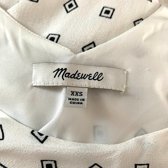 3/$15 Madewell Scatterblock Geometric Tassel Hem Cap Sleeve Dress in White/Black - Picture 7 of 9